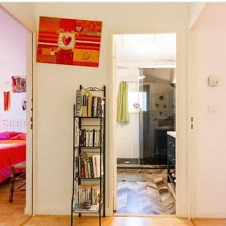 2 Pres De L'aeroport Et Du Meett 2*