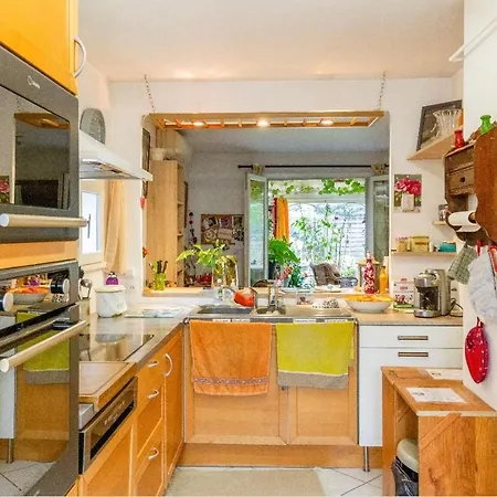 2 Pres De L'aeroport Et Du Meett 2*