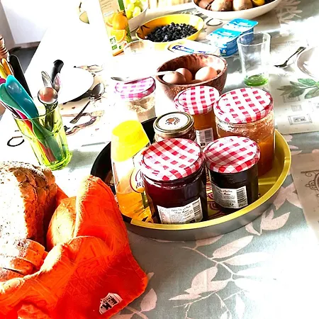 Bed & Breakfast 2 Pres De L'aeroport Et Du Meett 2*