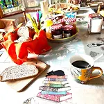 2 Pres De L'aeroport Et Du Meett Bed & Breakfast 2*