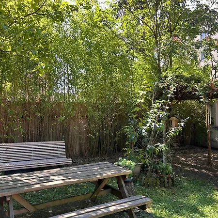 2 Près De L'aéroport Et Du Meett 2*