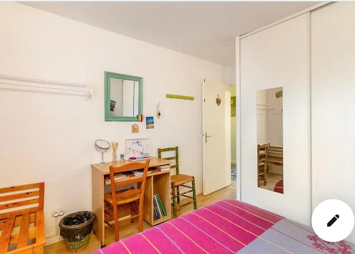 ベッド・アンド・ブレックファスト 2 Pres De L'aeroport Et Du Meett ブラニャック