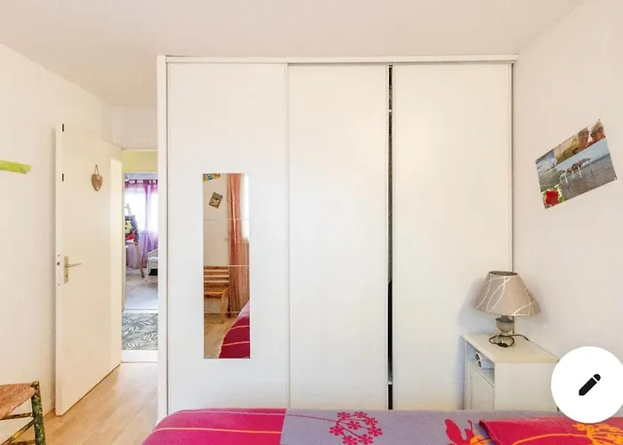 2 Pres De L'aeroport Et Du Meett ベッド・アンド・ブレックファスト